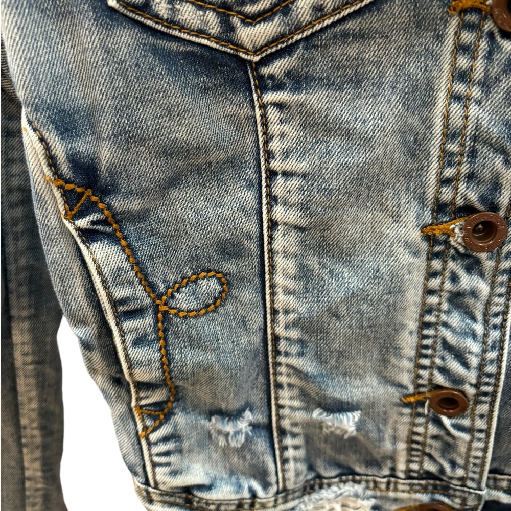 White Crow Women’s Blue Distressed Embroidered Denim Jean Jacket Size Small - Picture 3 of 12